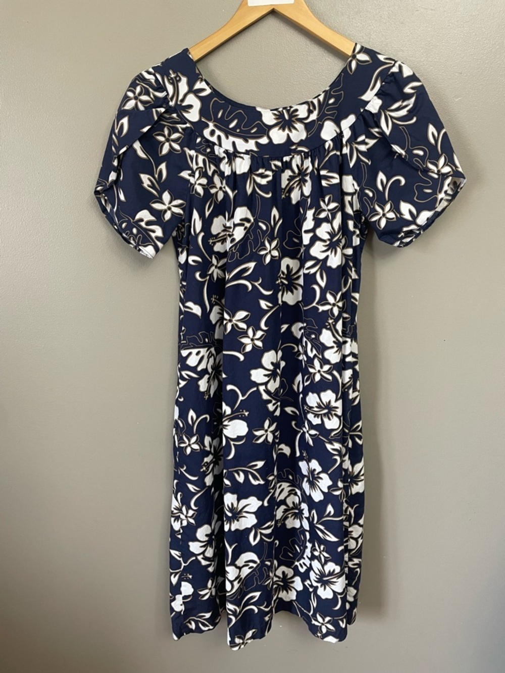 Hilo Hattie Hawaiian‎ Original small Navy Floral Dress Made in Hawaii